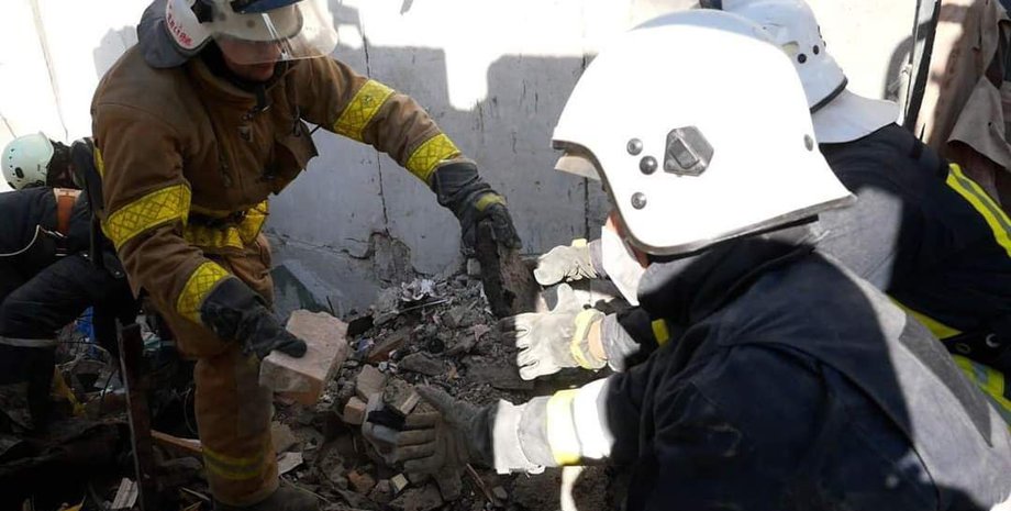 запорожье 02.03.23, независимой украины 67 запорожье, ракетный удар запорожье, спасатели