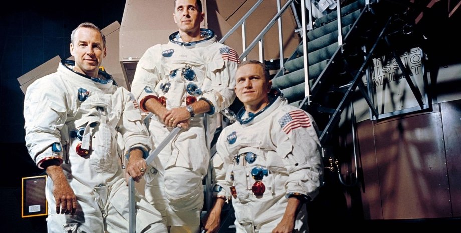 Экипаж Аполлона-8: Джеймс Ловелл, Уилльям (Билл) Андерс, Фрэнк Борман.NASA