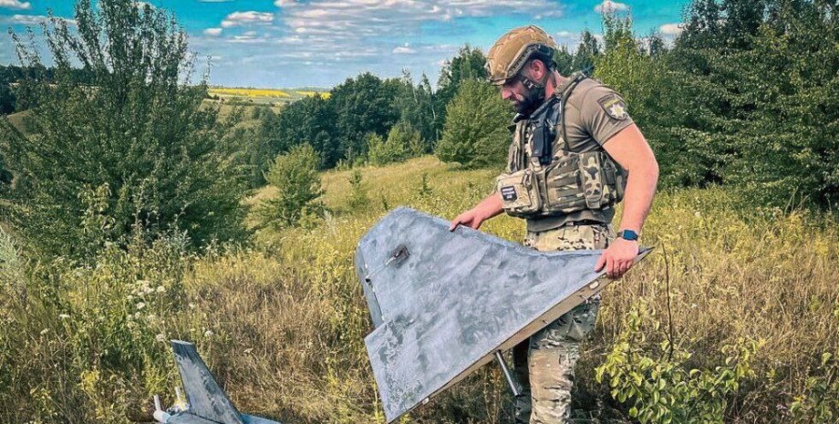 Дроны-камикадзе "Шахед" ВС РФ Дроны-камикадзе ВС РФ, Шахед ВС РФ, Киев атака шахедов, Киев обстрел ВС РФ, Киев обстрел 17 октября, КГГА последствия обстрела