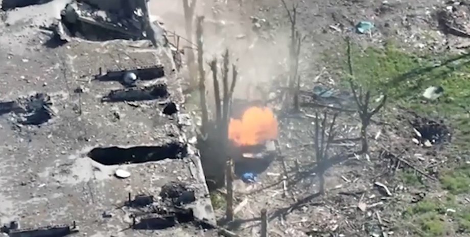 танк, взрыв, пылающий танк, бахмут