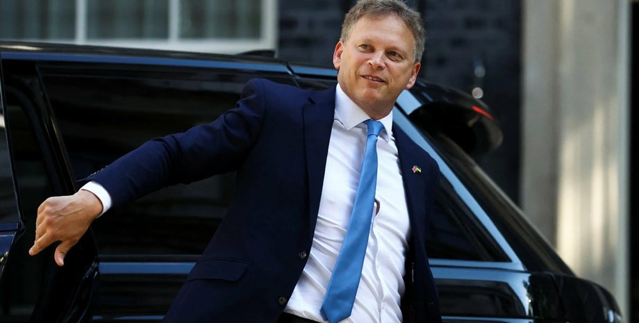 Грант Шэппс, Минобороны Великобритании, министр обороны, топ-чиновник