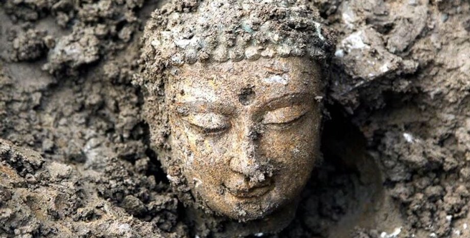 археология, статуя, статуя Будды, находка, история, древние артефакты, историческое открытие, восстановление священного места