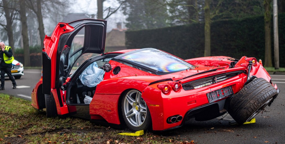 Ferrari Enzo, суперкар, автомобіль Ferrari, аварія Ferrari