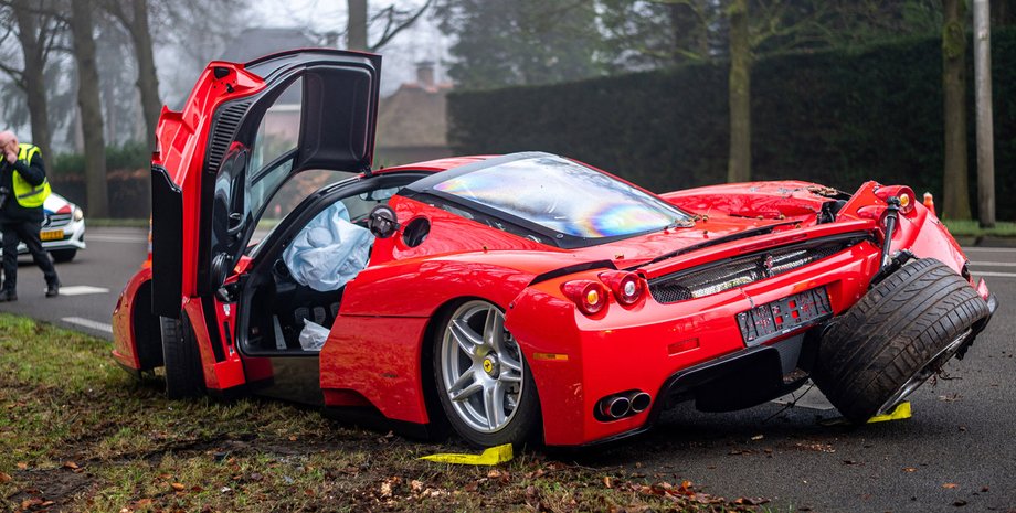 Ferrari Enzo, суперкар, автомобиль Ferrari, авария Ferrari