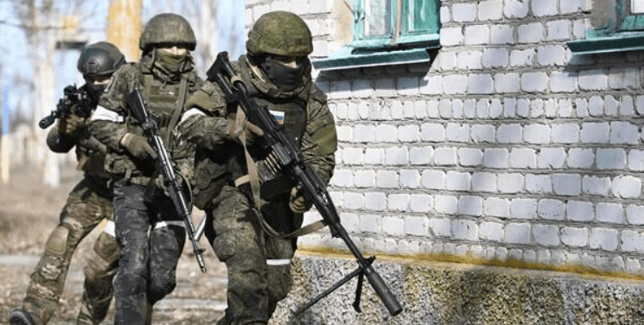 Российские военные Российские военные во время уличных боев