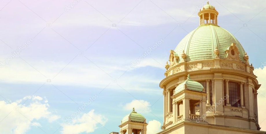 Сербский парламент / фото 123RF.com