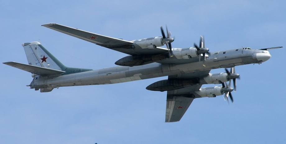Літак, Ту-95, літак Ту-95, ВКС РФ, Ту-95 ракети, обстріл України, обстріл України ту-95