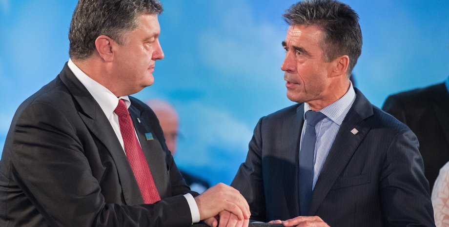 Петр Порошенко и Андерс Фог Расмуссен на саммите НАТО / Фото Getty Images