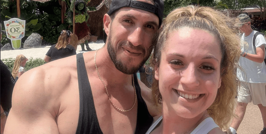 Николь Арена выбрала неподходящую одежду