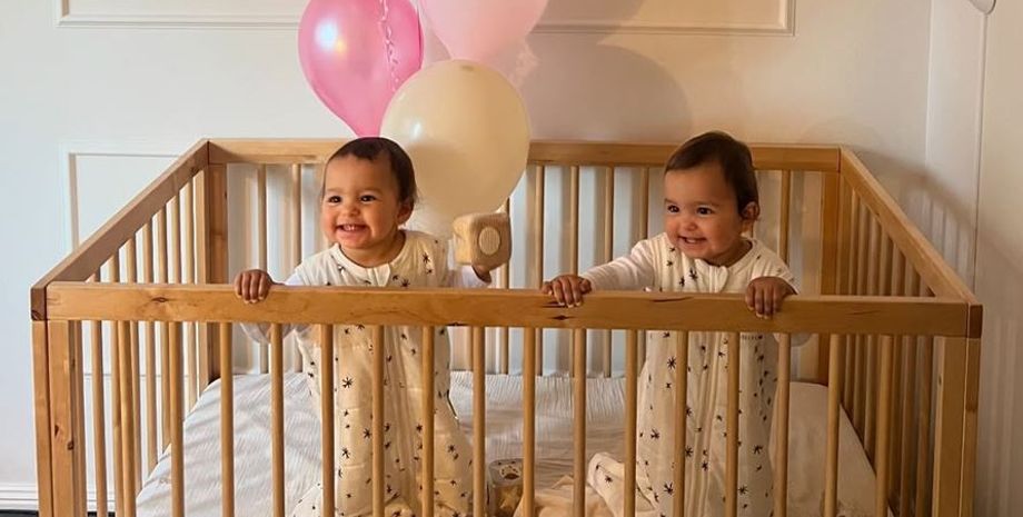 Мама випадково дізналась, що її доньки однояйцеві близнючки, як таке можливо, всі підробиці