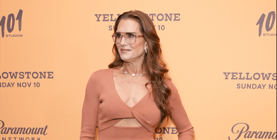 Брук Шилдс, Брук Шилдс стиль, звезда голубой лагуны, сериал Йеллоустоун, красная дорожка, Кевин Костнер