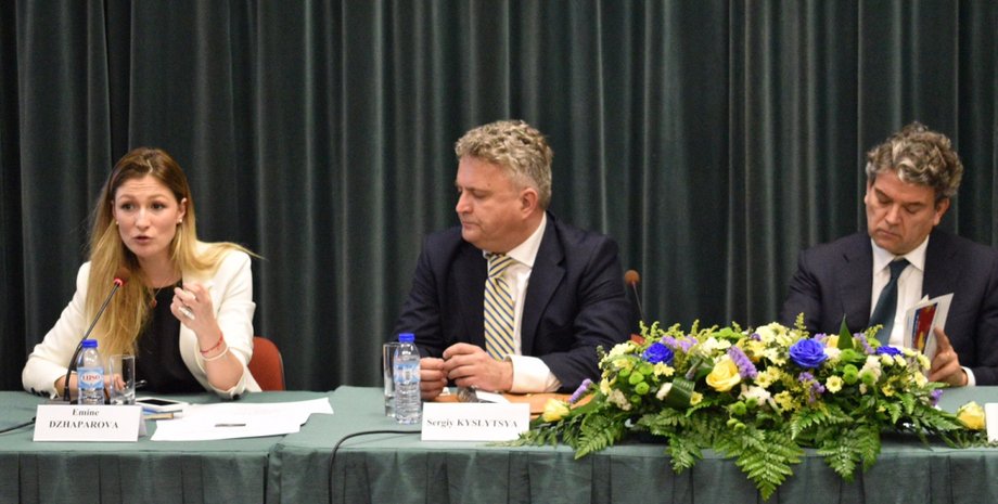 Эмине Джапарова и Сергей Кислица / Фото: МИД