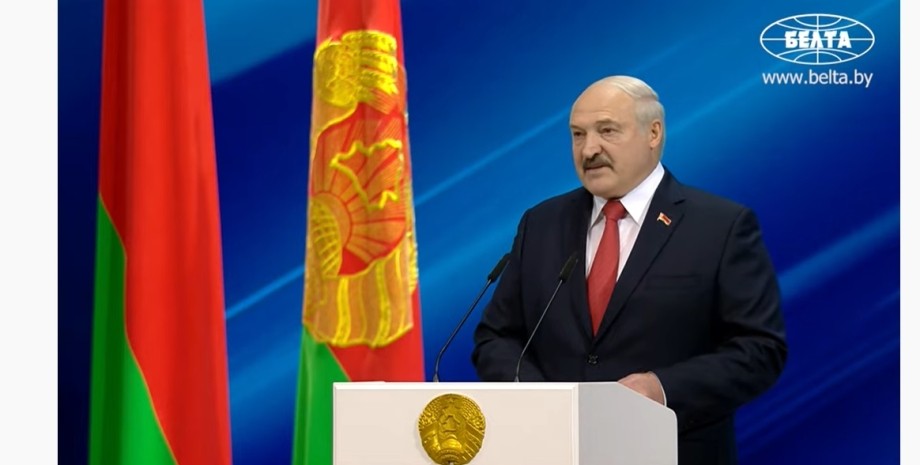 Лукашенко, виступ, трибуна, фото