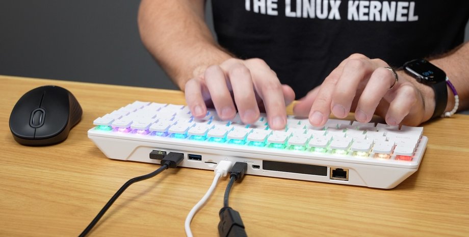 Raspberry Pi 500 Plus новий комп'ютер