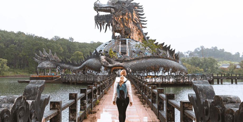 Заброшенный парк развлечений, Ho Thuy Tien, заброшенный аквапарк, водные горки, крокодилы, жуткий город-призрак, туристы, туризм