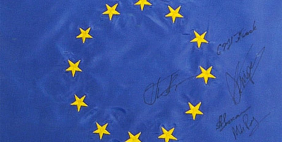 евросоюз, флаг, подписи