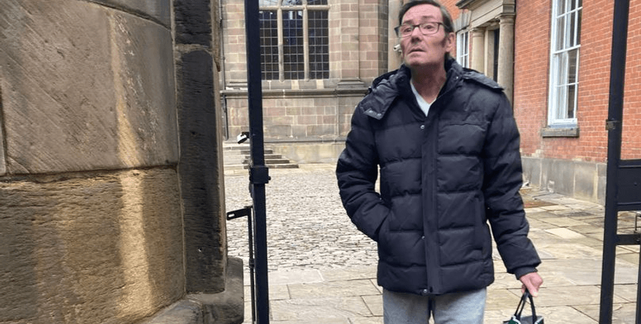 Чоловік, британець, вулиця, місто, будинки