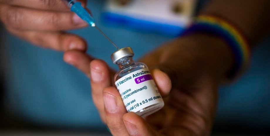 Препарат AstraZeneca, вакцина, вакцинация, covid-19, инъекция, прививка, франция, италия