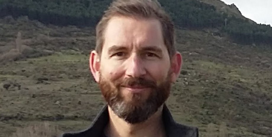 Чоловік зробив незвичайне фото, незвичайне фото, знімок гори, задній план фото, знімок, кумедний кадр, соцмережі, фотограф