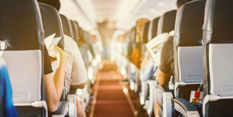 Как отказать на просьбу поменяться местами в самолете