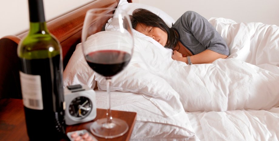 похмелье это, омикрон смертность, омикрон в украине, как отличить коронавирус от похмелья