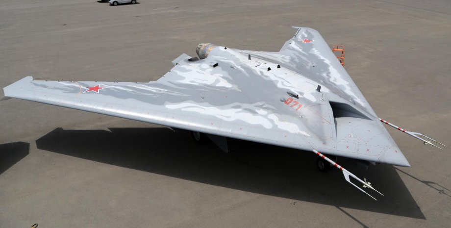 Прототип російського безпілотника С-70 "Охотник" С-70, Мисливець, дрон, фото