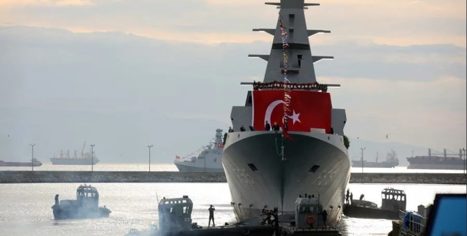 Фрегат TCG Istanbul ВМС Турции