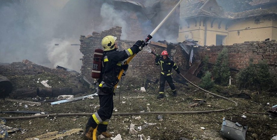 Velení stanoví, že ozbrojené síly Ruské federace vystřelily na mírumilovná města...