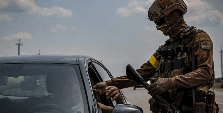 ГПСУ, пограничник, пограничный контроль, проверка документов, погранслужба, граница