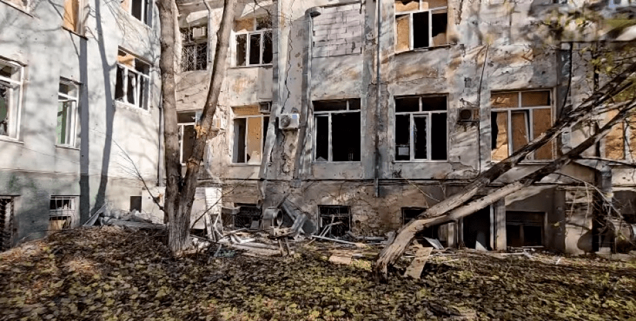 херсон удар по больнице херсон удар по больнице, херсон прилет, попадание в больницу, обстрел больницы, прилет