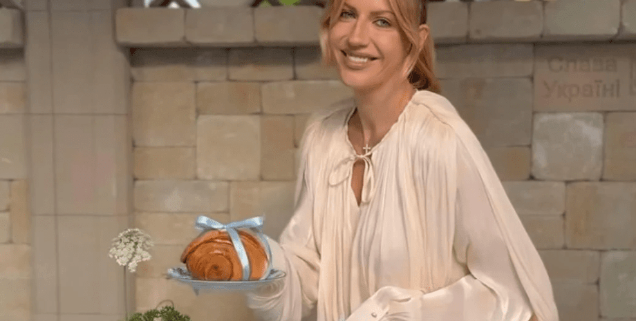 Леся Никитюк в белом платье