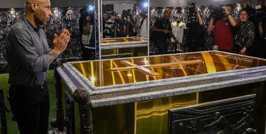 пеле, пеле помер, пеле мавзолей, де похований пеле