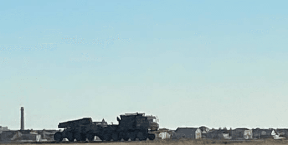 военная техника РФ, дома, дорога