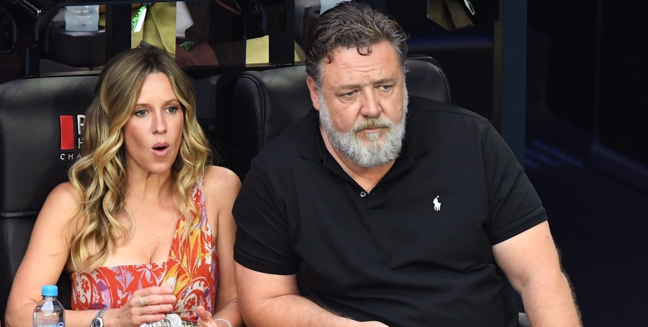 Рассел Кроу и Бритни Териот Рассел Кроу и Бритни Териот