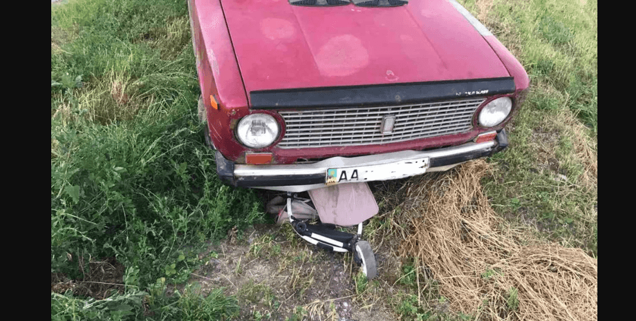 автомобіль, дтп, дитяча коляска, фото