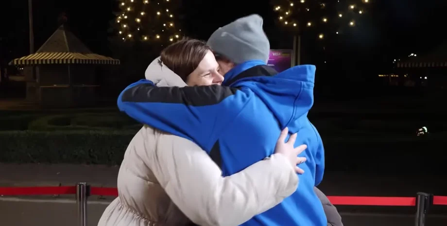 Любов перемогла: після більш ніж 1000 днів розлуки через полон лікар та його кохана зустрілися напередодні Різдва