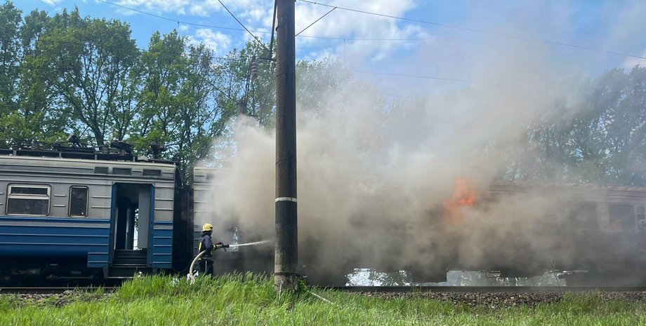 У Черкаській області загорілася електричка
