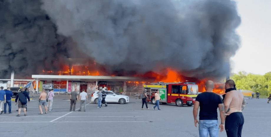 Кременчуг амстор, РАКЕТный удар, российские ракеты, преступления против человечности,