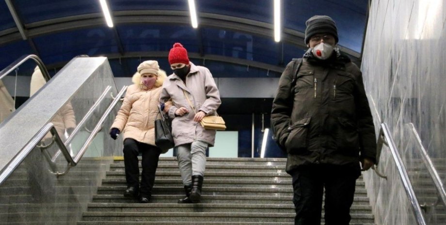 коронавірус, Україна, люди в масках