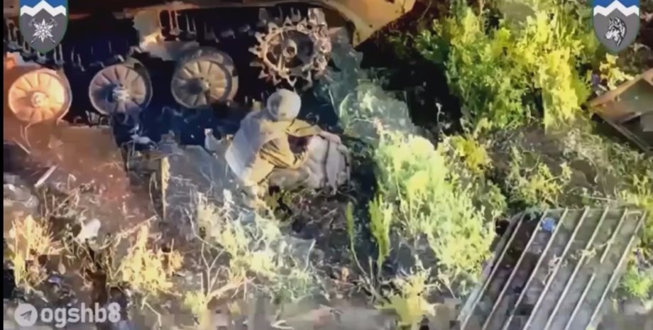 ВСУ запускают дрон, фото