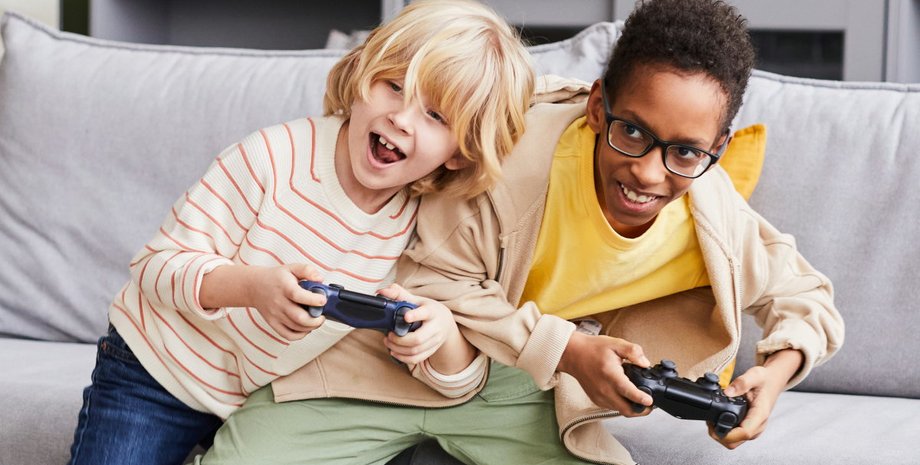 діти, відеоігри, диван, фото