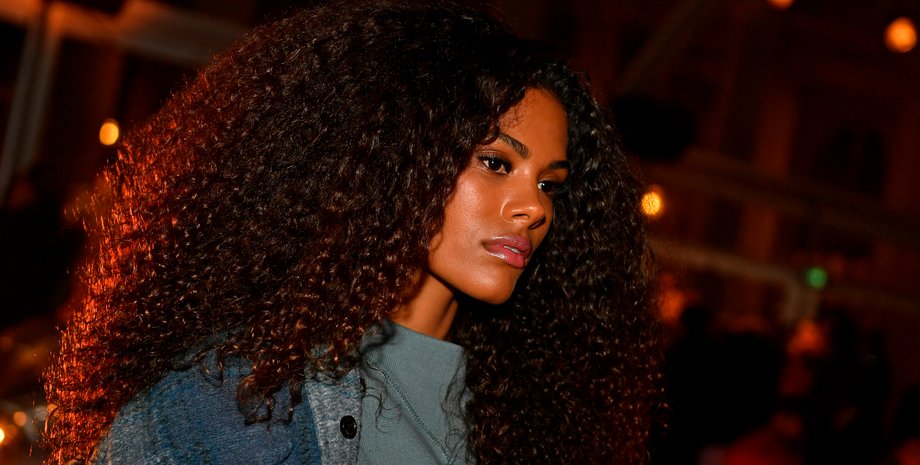 Тіна Кунакі, Тіна Кунакі стиль, Тіна Кунакі венсан кассель, Тіна Кунакі зачіска, Тіна Кунакі випрямила волосся