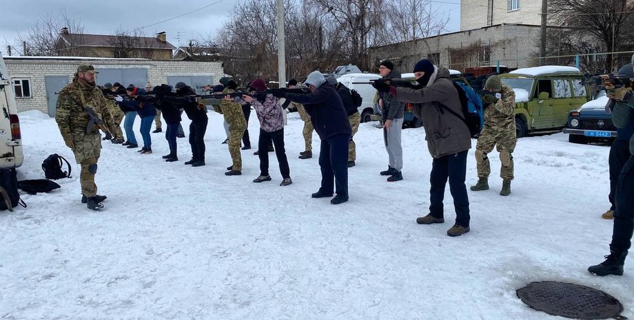 навчання володінням зброї