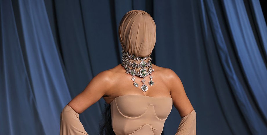 Ким Кардашьян на гала-вечере