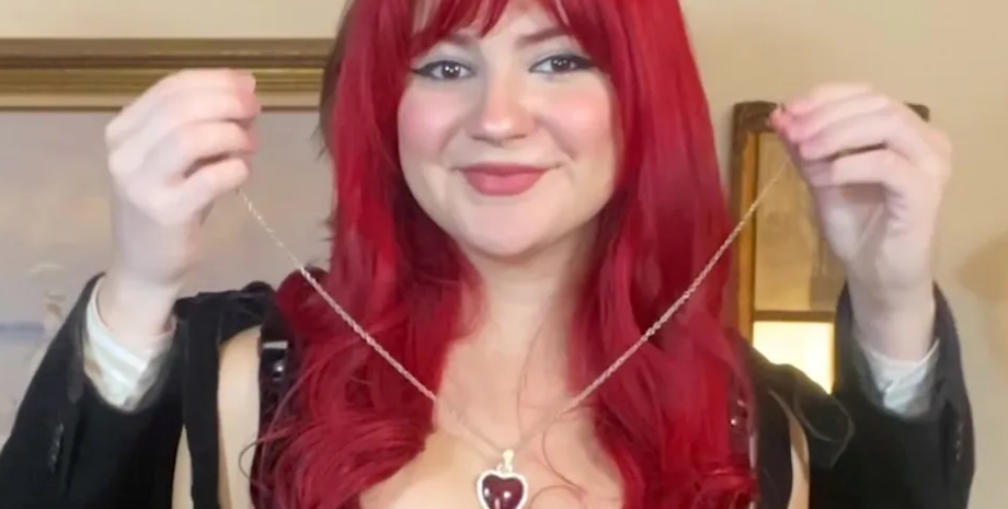 Кулон с кровью, интересные украшения, ювелирные изделия, фото, США, курьезы, интересные украшения