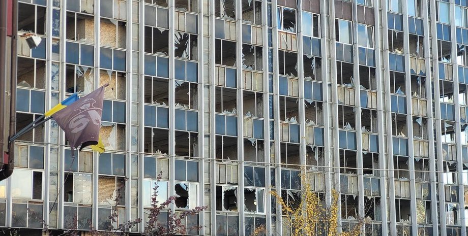 Корпус Інституту журналістики КНУ, Нічний удар РФ КНУ, обстріл КНУ, КНУ 3 листопада, КНУ Інститут журналістики дрони