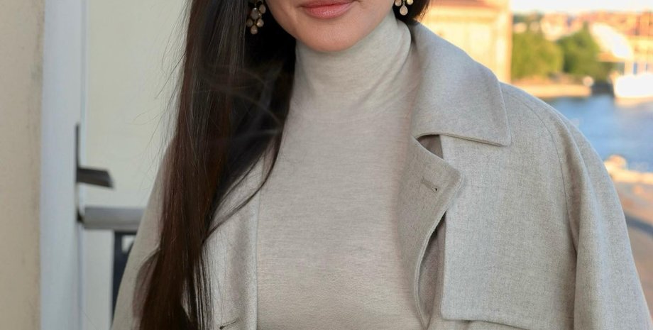 Деми Мур, Деми Мур бикини, Деми Мур на яхте, собака Деми Мур, черное бикини, яхта в Греции, отдых в Греции