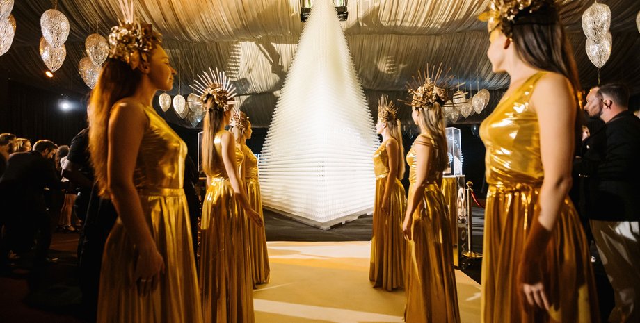 Atlantis, The Palm, шампанське, Moet & Chandon, дубай, книга рекордів гіннеса, рекорд, башта з келихів, келихи для шампанського