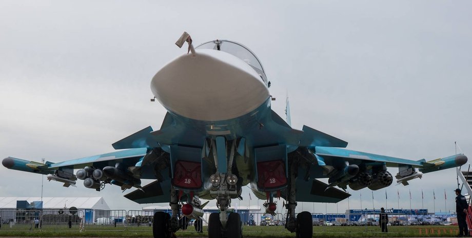 бомбардировщик Су-32