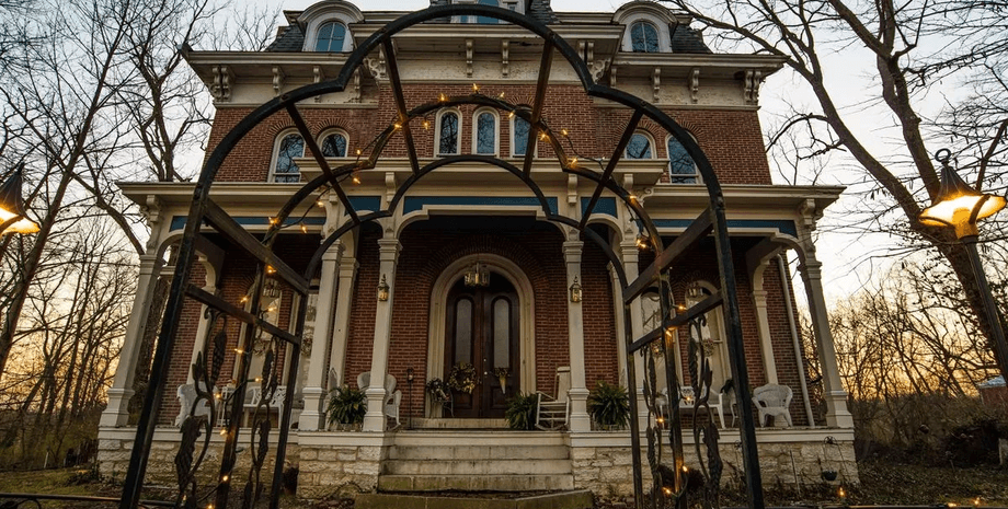 Дом с привидениями в США, призраки, паранормальное явление, привидения, слышали голова, слышали странные звуки, экскурсия